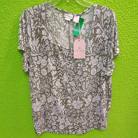 Green and White Short Sleeve Relaxed Blouse - Picture 1 of 3